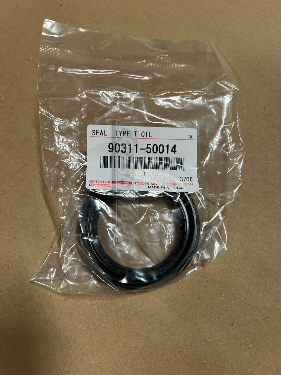 New Toyota Land Cruiser OEM UZJ100 FZJ80 Transfer Case Seal 90311