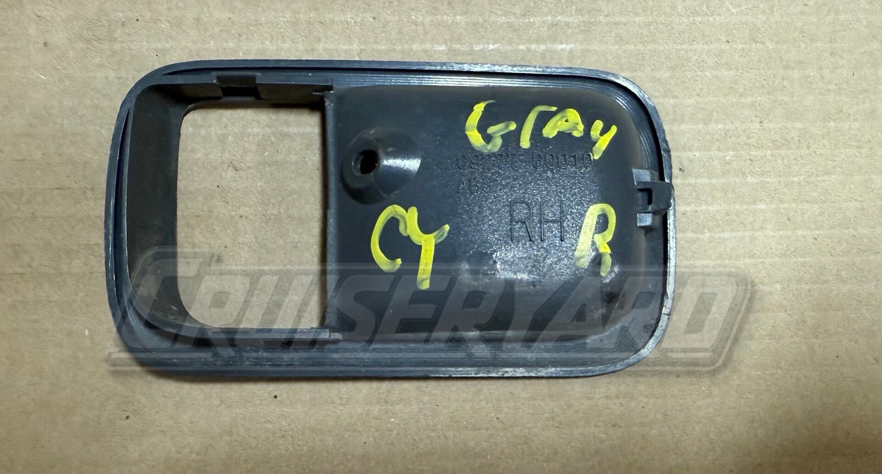 しむ　0418 Genuine OEM Toyota Land Cruiser 91-94 SABLE Inner door handle trim
