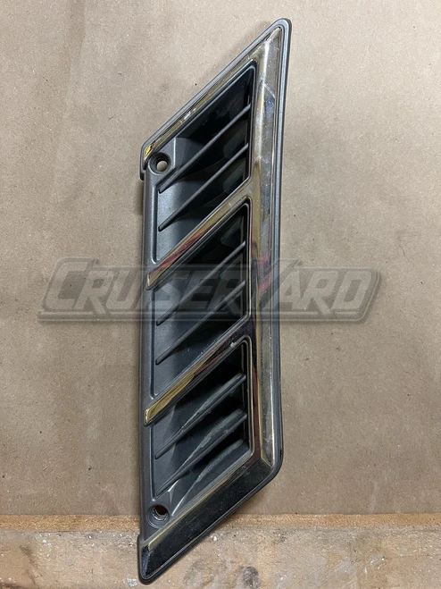 Toyota Land Cruiser FJ60 FJ62 OEM Right Front Fender Vent 75330-90A00