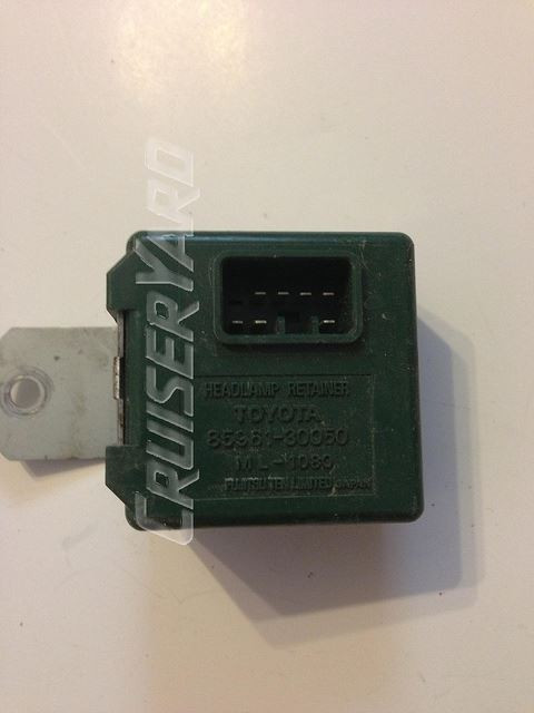 Toyota Land Cruiser 80 Series Headlamp Retainer Relay 85961-30050