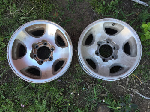 Toyota Land Cruiser 93-94 16" OEM Rim Acorn Style