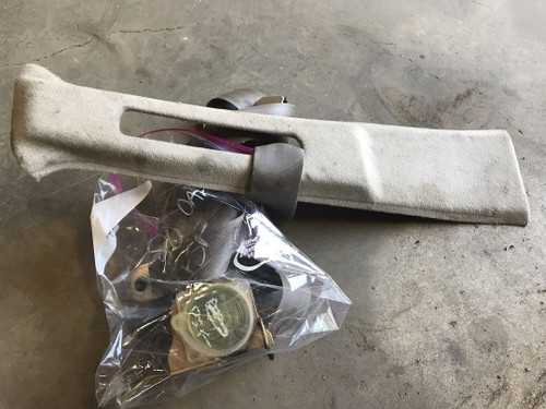 Toyota Land Cruiser 95-97 Right Front Oak Seat Belt w Adjuster Trim