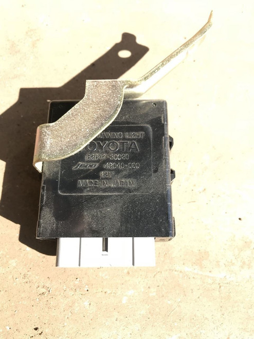 Toyota Land Cruiser 100 Running Light Relay 86242-30020