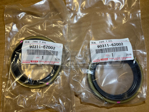 New Toyota Land Cruiser Pack of 2 OEM Rear Axle Oil Seal 90311-62002