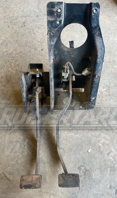Toyota Land Cruiser FJ60 Manual Transmission Pedal Bucket FJ62
