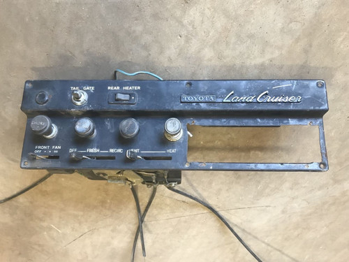 Toyota Land Cruiser  FJ55 Center Instrument Panel Switches