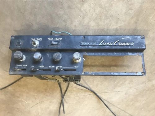 Toyota Land Cruiser  FJ55 Center Instrument Panel Switches