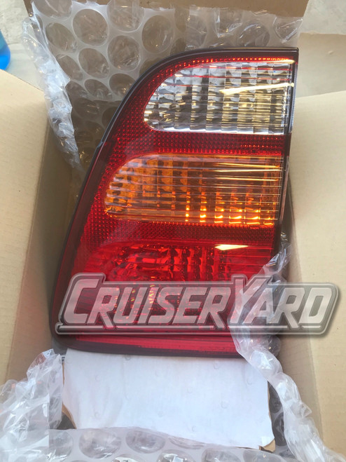 New Toyota Land Cruiser OEM Right Rear Inner Taillight 81581-60010