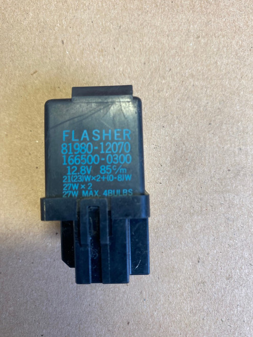 Toyota Land Cruiser Tacoma 4Runner T100 RAV4 Flasher Relay 81980-12070
