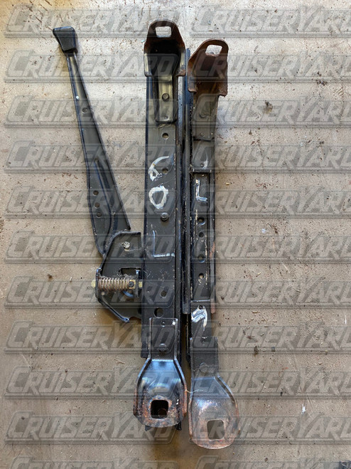 Toyota Land Cruiser FJ60 Left Front Door Lock Assembly 69320-90A00