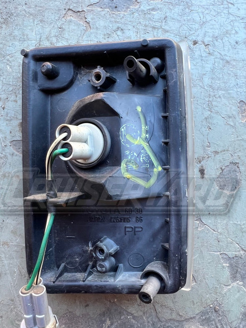 Toyota Land Cruiser FJ62 OEM Left Clear Corner Parking Light 81610-90A03