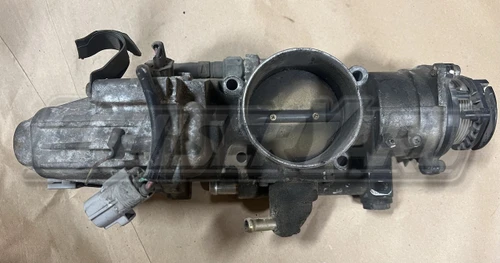 Toyota Land Cruiser LX470 Tundra 2UZ Throttle Body Assembly 22030-50141