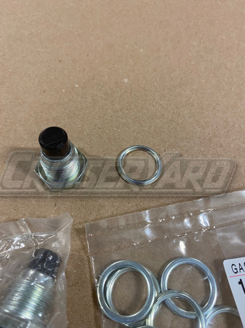 New Toyota Land Cruiser 80, 100, 200 OEM Axle Housing Drain Plug Kit 90341-18040