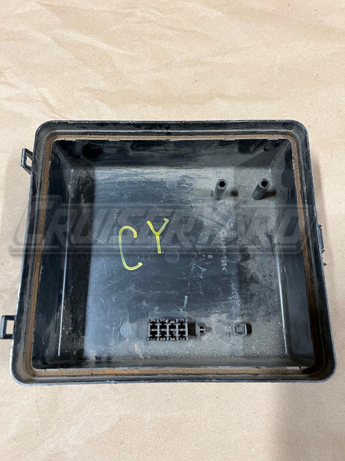 Toyota Land Cruiser OEM UZJ100 Junction Block Engine Fuse Cover 82677-60021