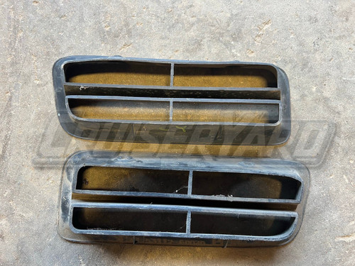 Toyota Land Cruiser FJ80 FZJ80 Pair of Lower Bumper Radiator Grill