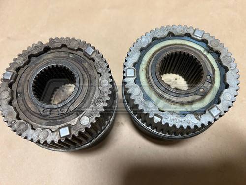 Set of OEM Ford Excursion F250 F350 Manual Locking Hubs
