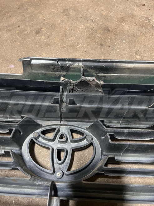 Toyota Land Cruiser UZJ100 Front Grill 53111-60340