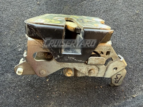 Toyota Land Cruiser FJ60 Right Rear Door Lock Assembly 69330-90A00