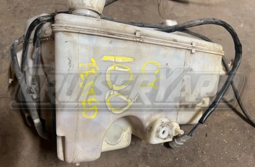 Toyota Land Cruiser UZJ100 OEM Wiper Fluid Tank & Pump 85325-60100