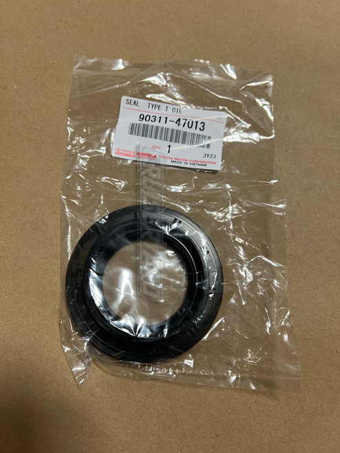 New Toyota Land Cruiser GX 4Runner Right Drive Shaft Seal 90311-47013