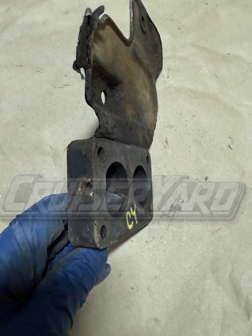 Toyota Land Cruiser FJ60 OEM Carb Heat Insulator 21912-61032