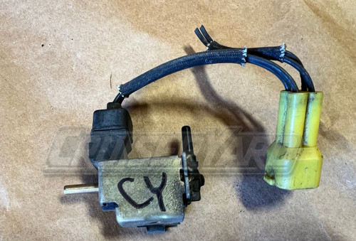Toyota Land Cruiser FJ62 Vacuum Switching Valve 25860-61010 SnD2
