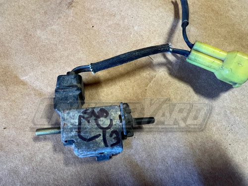 Toyota Land Cruiser FJ62 Vacuum Switching Valve 25860-61010 SnD3