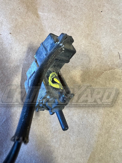 Toyota Land Cruiser FJ62 Vacuum Switching Valve 25860-61010 SnD3