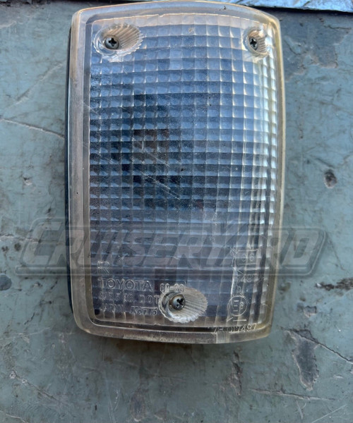 Toyota Land Cruiser FJ62 OEM Right Clear Corner Parking Light 81620-90A03