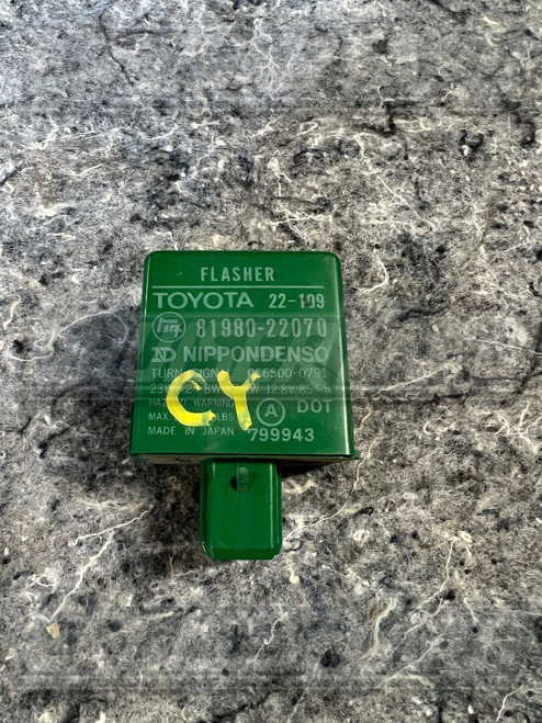 Toyota Land Cruiser FJ60 4Runner Pickup Flasher Relay 81980-22070