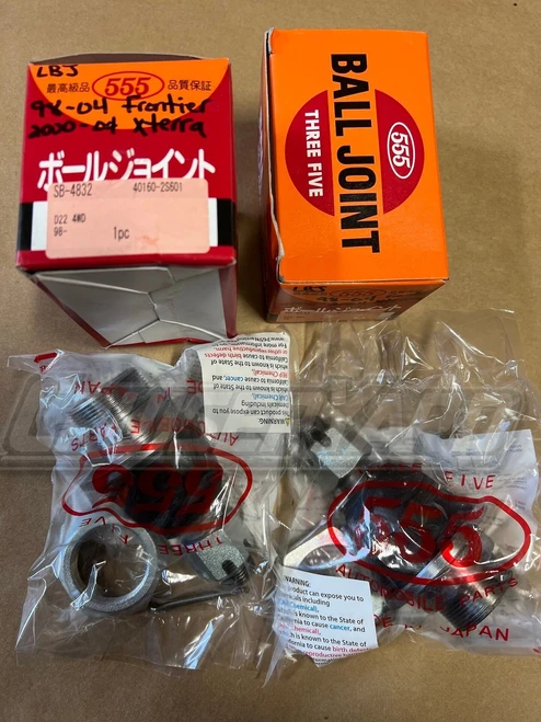 New Set of 2 Sankei 555 For Nissan Frontier Xterra Lower Ball Joint 40160-2S601