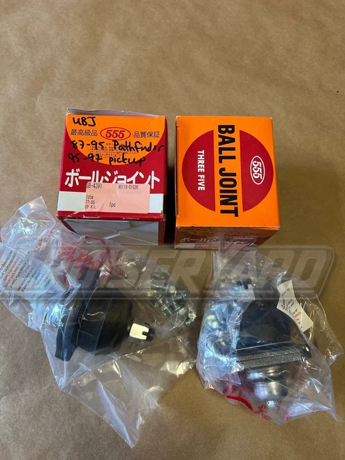 New Pair Sankei 555 For Nissan Pathfinder Pickup Upper Ball Joints 40110-01G26