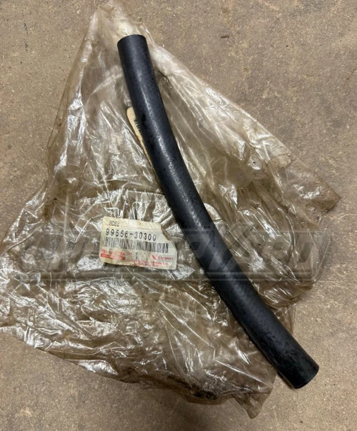 New Toyota Land Cruiser NOS Water Hose 99556-30300