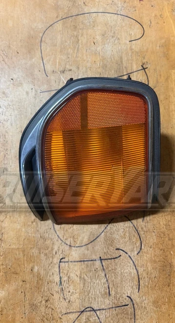 Toyota Land Cruiser FJ80 FZJ80 Right Parking Clearance Light 81611-60110