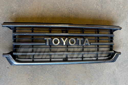 Toyota Land Cruiser FJ62 OEM TOYOTA Front Grill 53111-90A09