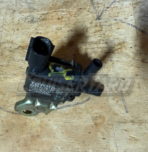 Toyota Land Cruiser Tundra OEM No. 1 Vacuum Switching Valve 25860-50100