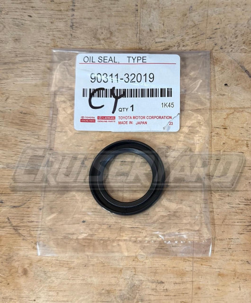 New Toyota Land Cruiser 70 Series OEM Oil Seal 90311-32019