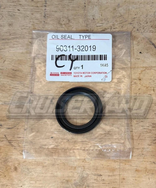 New Toyota Land Cruiser 70 Series OEM Oil Seal 90311-32019