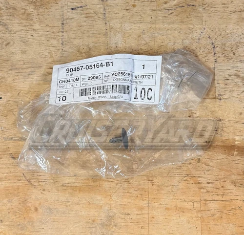 New Toyota Land Cruiser 4Runner OEM Clip 90467-05164