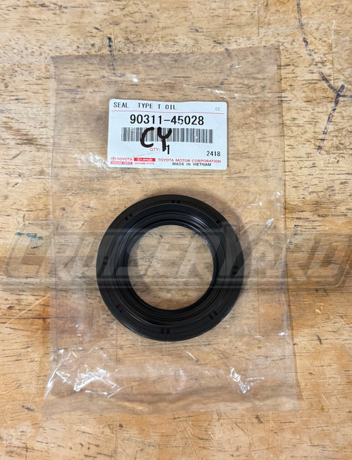 New Toyota Land Cruiser 200 Series OEM Rear Differential Carrier Oil Seal 90311-45028