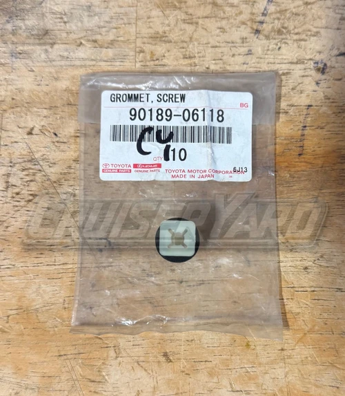 New Toyota Corolla Camry OEM Grommet 90189-06118