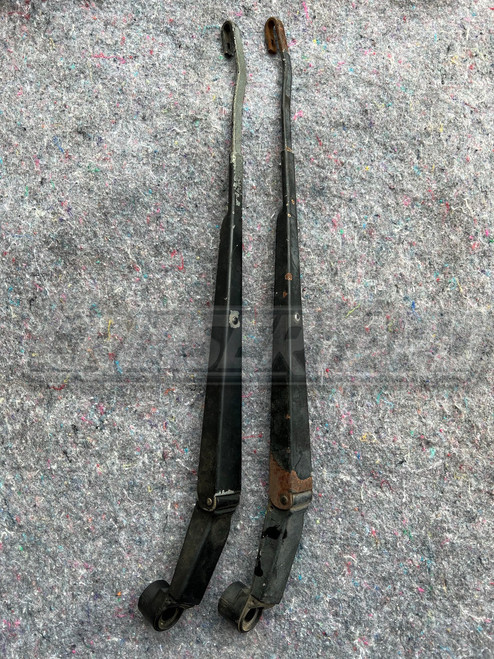 Toyota Land Cruiser FZJ80 LX450 Set of Front Wiper Arms