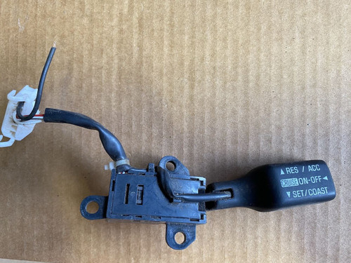 Toyota Land Cruiser OEM 95-97 FZJ80 Cruise Control Switch 84630-60010