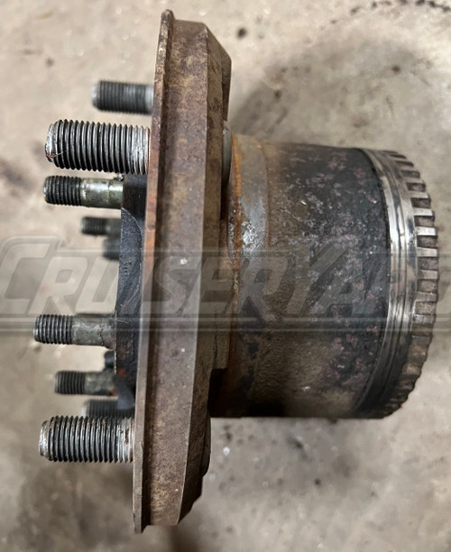 Toyota Land Cruiser UZJ100 LX470 OEM Front Axle Hub 43503-69015