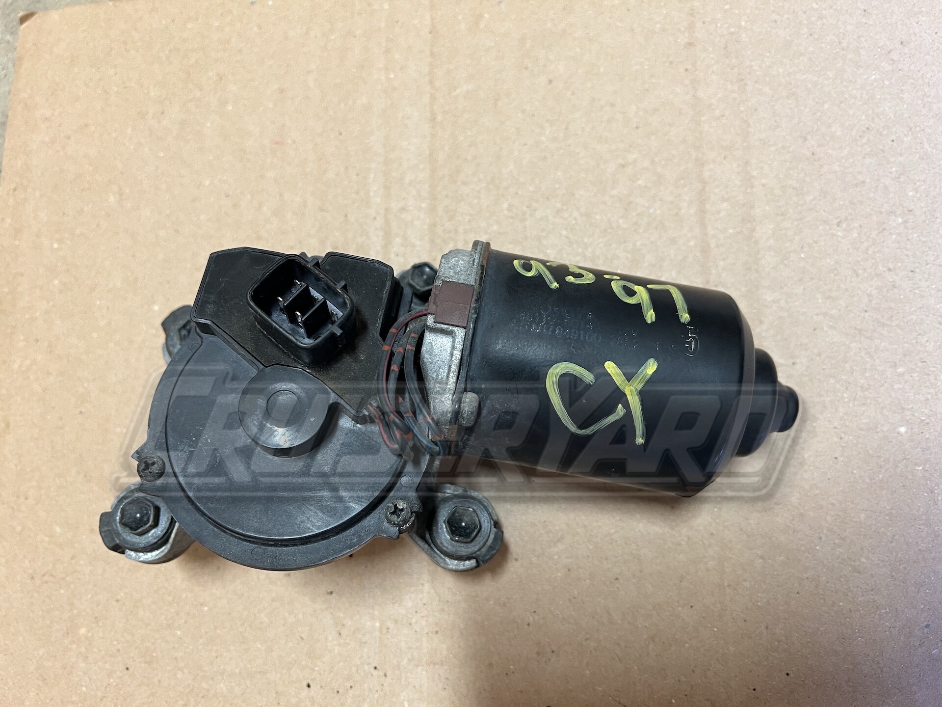 Toyota Land Cruiser 93-97 FZJ80 Front Windshield Wiper Motor
