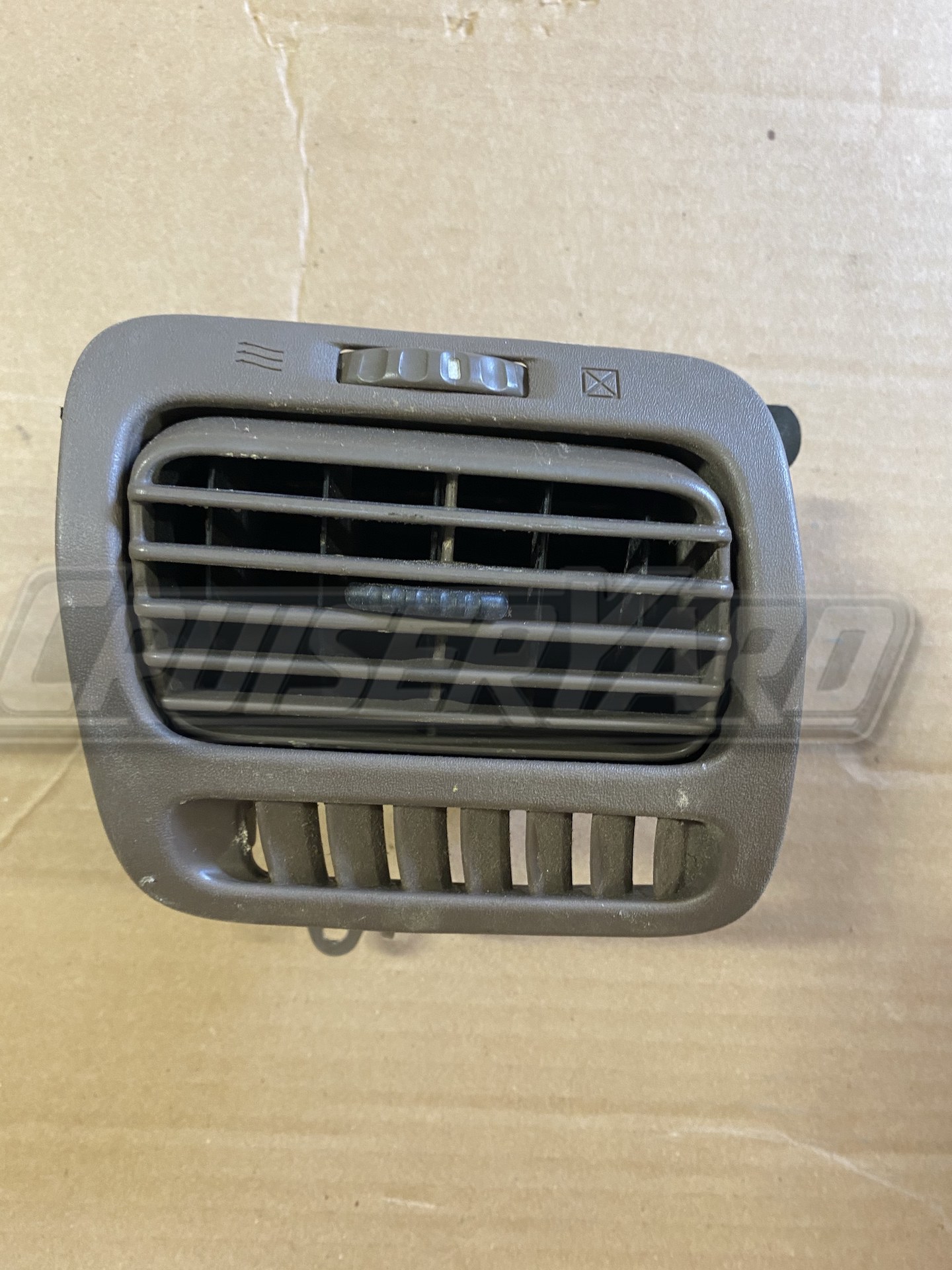 Toyota Land Cruiser UZJ100 LX470 Right Front Oak Dash Vent