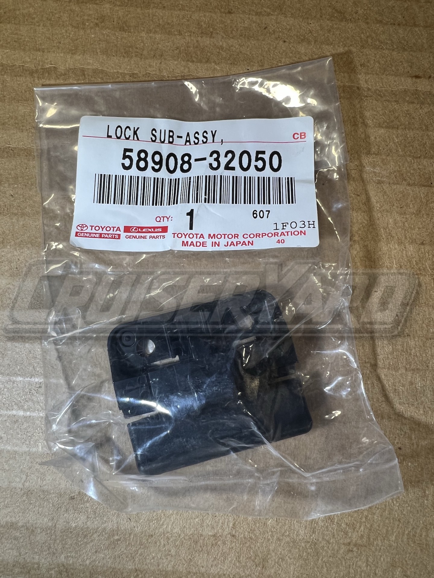 New Toyota Land Cruiser UZJ100 4Runner OEM Console Latch 58908