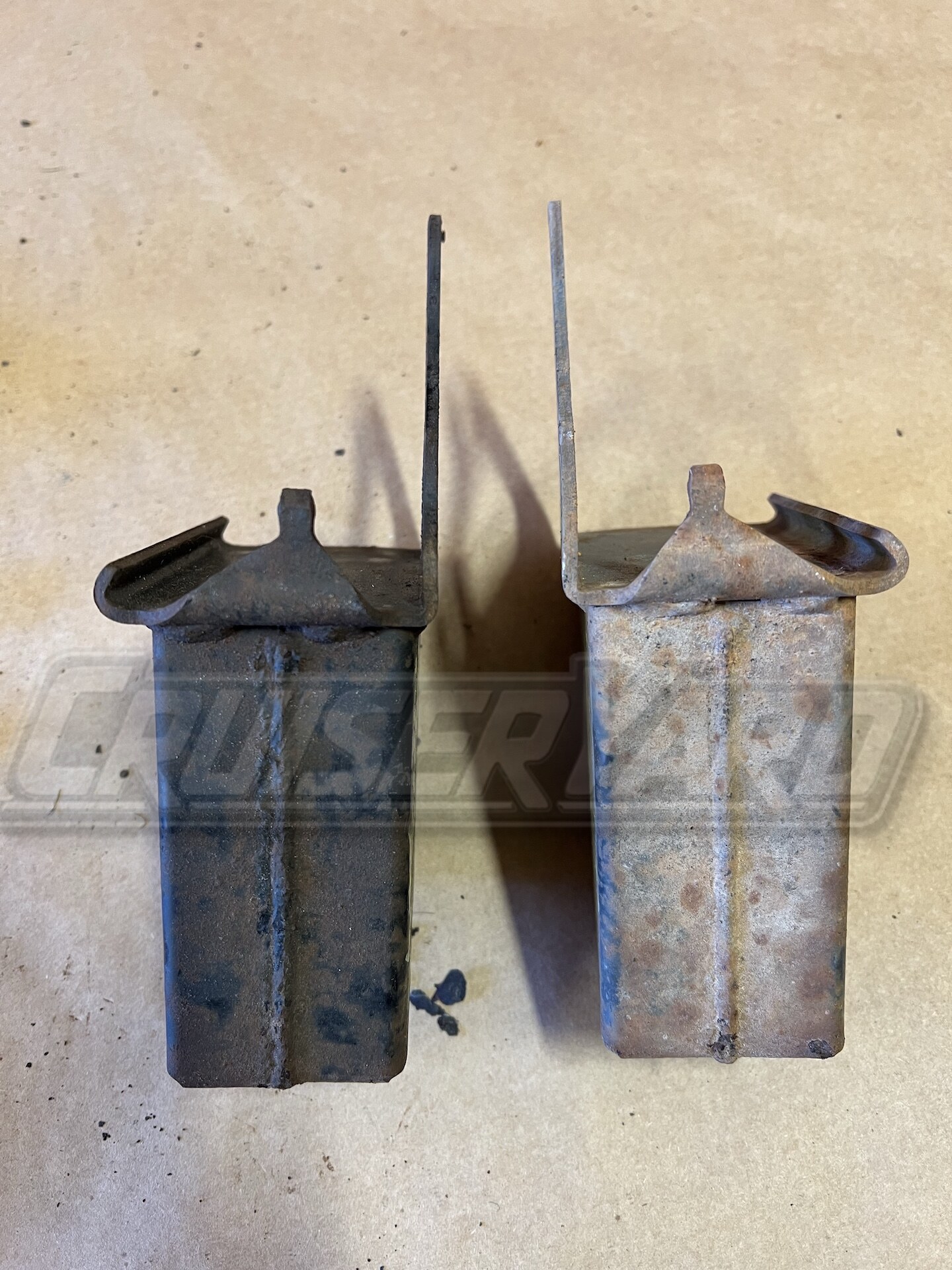 Toyota Land Cruiser FJ80 FZJ80 Front Bumper Support Stays