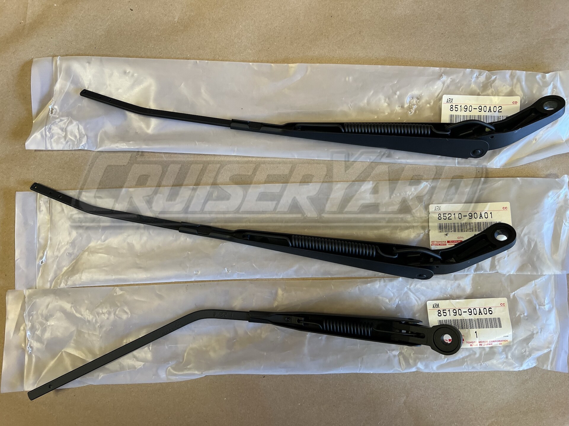 New Toyota Land Cruiser Complete Set of 3 OEM FJ60 FJ62 Wiper Arms