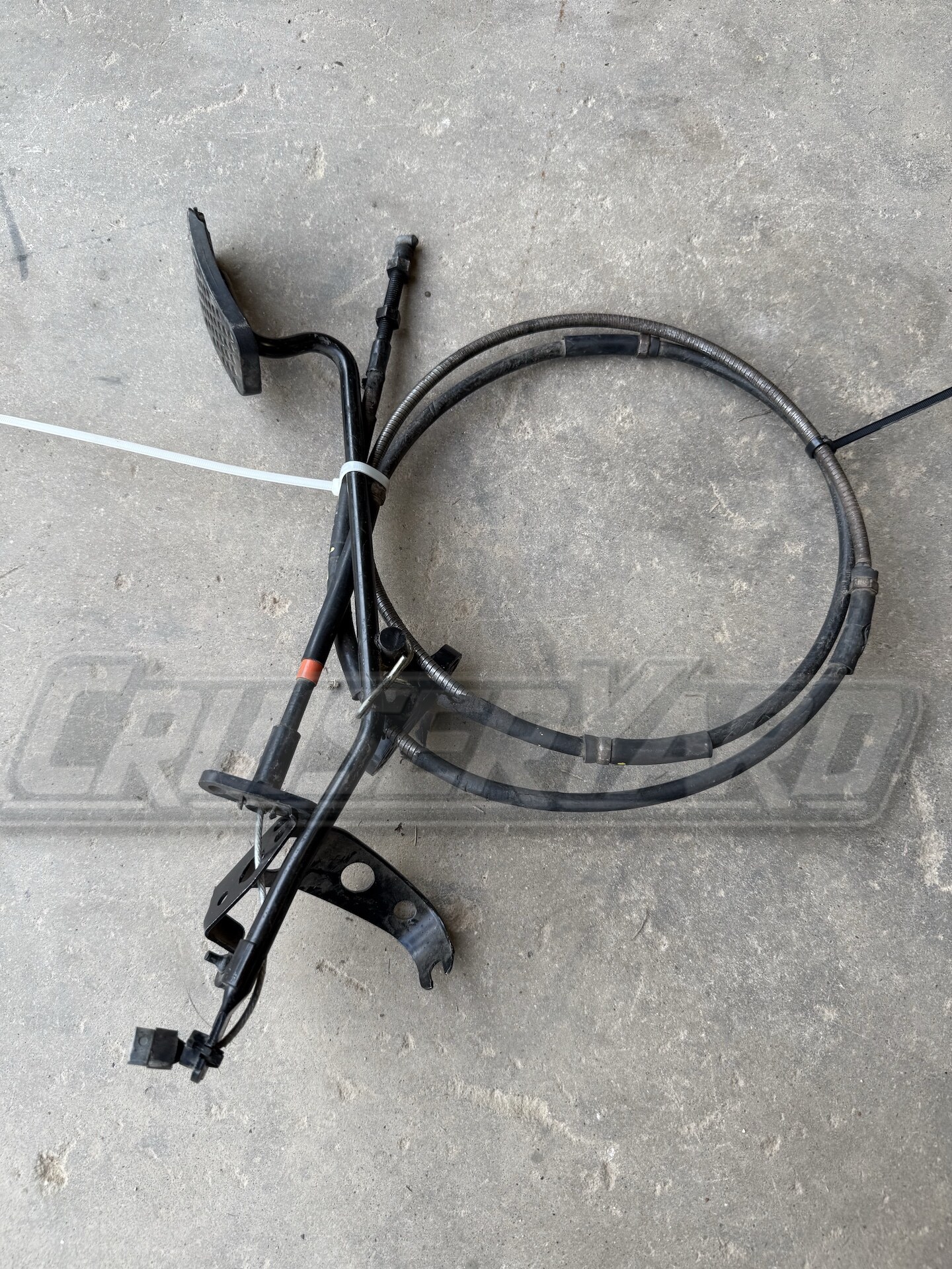 Toyota Land Cruiser FZJ80 OEM Kick Down Throttle Cable 35520